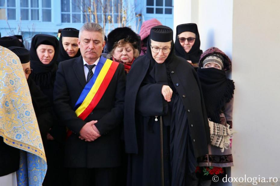 Stavrofora Iosefina Giosanu și primarul Neculai Nastasă / Foto: Flavius Popa