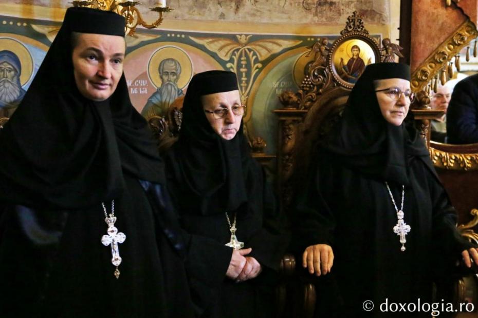 Moment din cadrul Sfintei Liturghii, la Mănăstirea Văratec / Foto: Flavius Popa