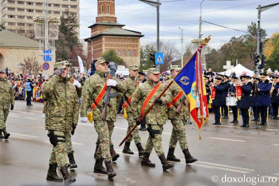 Militarii Garnizoanei Iași, defilând la parada de 1 Decembrie / Foto: Flavius Popa