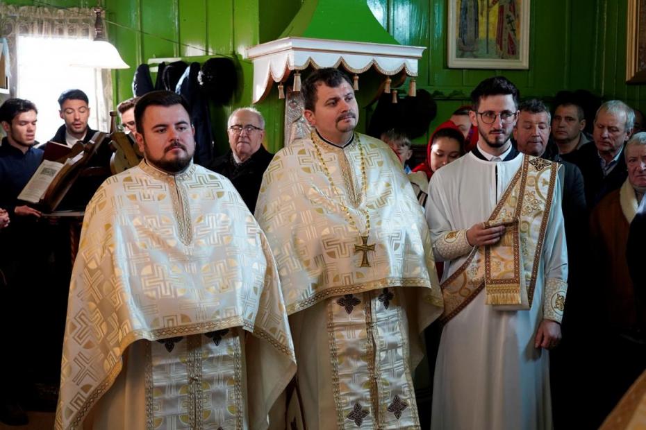 Credincioșii din Valea Albă au începând de astăzi un nou paroh / Foto: Flavius Popa