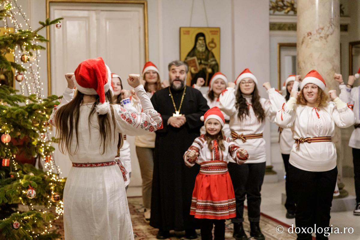 Liceul Tehnologic Special „Vasile Pavelcu” din Iași – Colindători la Reședința Mitropolitană 2024