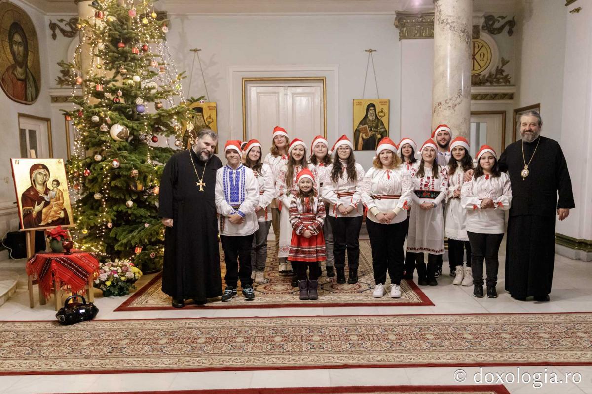 Liceul Tehnologic Special „Vasile Pavelcu” din Iași – Colindători la Reședința Mitropolitană 2024