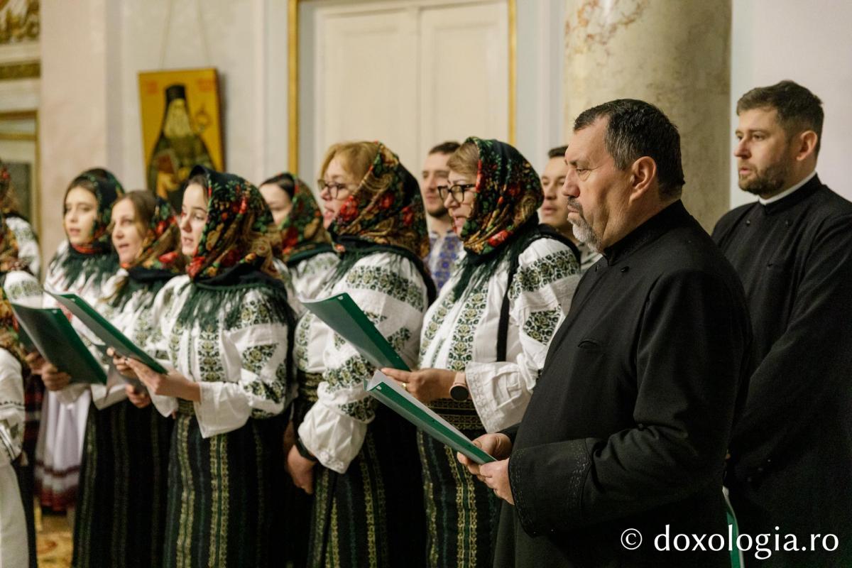 Parohia Ciurea – Colindători la Reședința Mitropolitană 2024 Parohia Ciurea – Colindători la Reședința Mitropolitană 2024